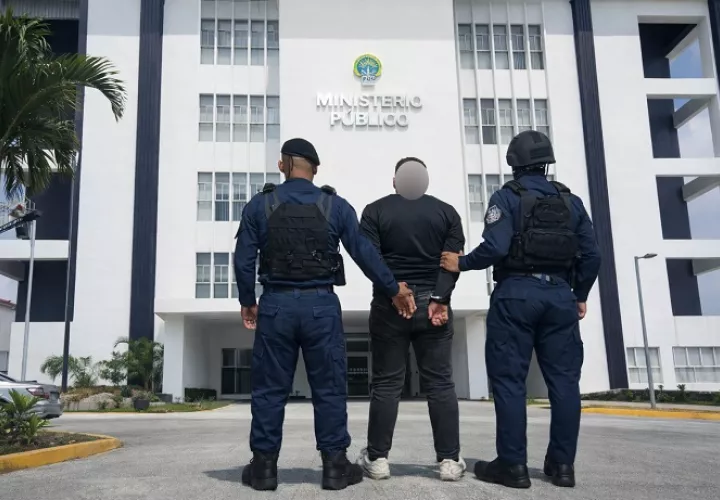 Supuestamente, uno de los imputados realizó disparos con arma de fuego a la víctima.  /  Fotocomposición: IA Copilot - Diómedes Sánchez