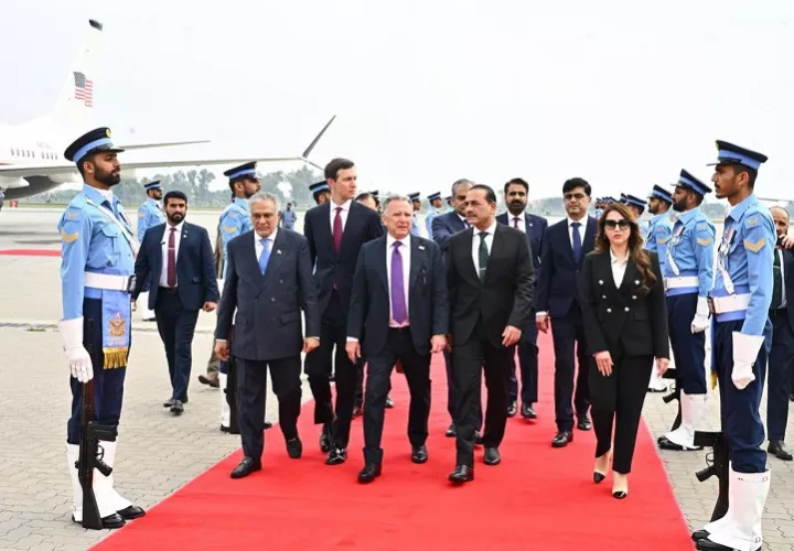 La primera delegación que participó en el diálogo en Islamabad fue presidida por el Vicepresidente J.D. Vance. Foto. EFE