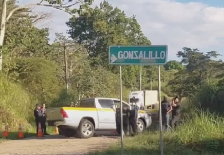 El área en donde fueron abandonadas las víctimas esta entre unos herbazales.  /  Captura de video: muchasnoticias