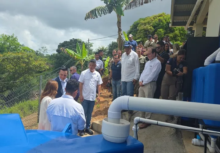 Este tipo de proyecto conjunto busca dotar a unos 50 centros educativos de este sistema de cosecha de agua y así beneficiar a 8 mil estudiantes.