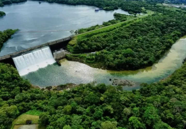 Se realizaron más de 200 reuniones, entre colectivas e individuales, con personas residentes en el área en los últimos 10 meses. 