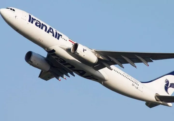 Unos 15 aviones fueron alcanzados directamente por misiles”, afirmó el subdirector de la Aviación Civil, Hamidreza Sanaei, según informó la agencia ISNA.