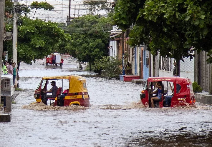 Para la cuenca del Atlántico, que incluye el mar Caribe y el Golfo de México, indicó que se pronostican entre 11 y 15 ciclones tropicales. Foto. EFE