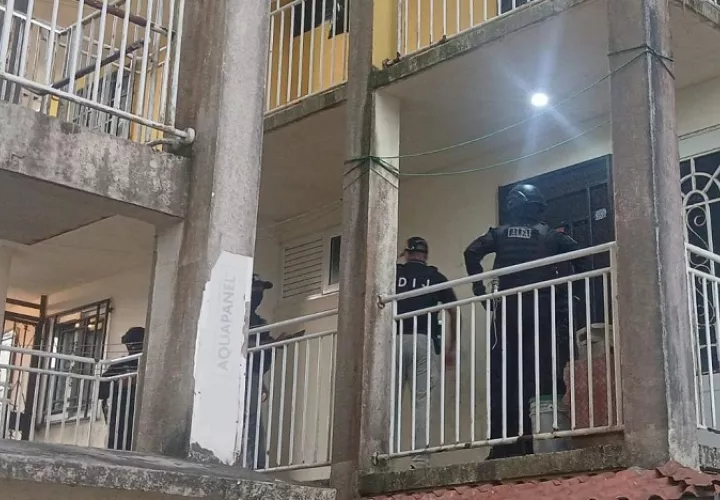 Entre los aprehendidos figuran dos adolescentes vinculados a investigaciones por homicidio.  /  Foto: Diómedes Sánchez