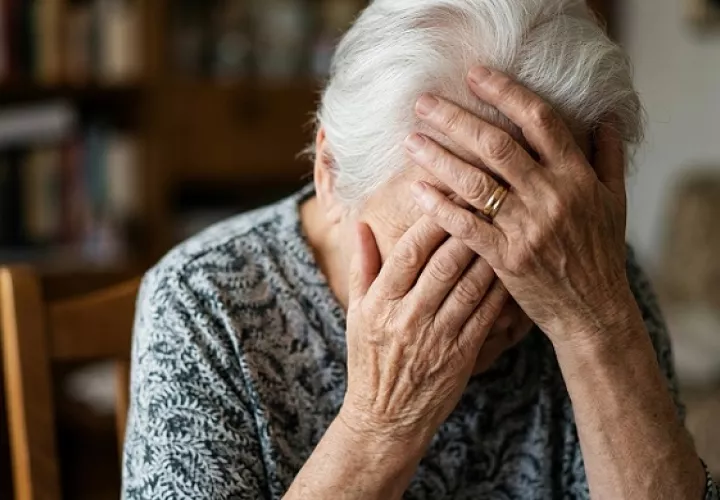 Según la investigación preliminar adelantada por el Ministerio Público, el señalado quería obligar a su madre a que abandonara su vivienda. /  Imagen ilustrativa: IA Gemini