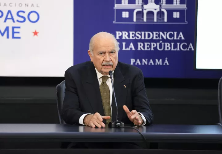 El abogado Miguel Antonio Bernal, desde la Secretaría Presidencial para la Reorganización del Estado y Asuntos Constitucionales (SEPRESAC).