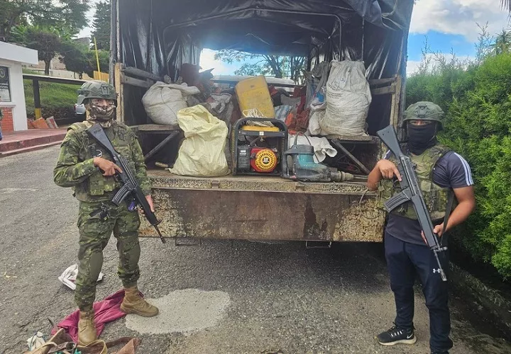 Los militares ingresaron en el parque protegido y durante ocho días realizaron operaciones para desarticular una red de minería ilegal.
