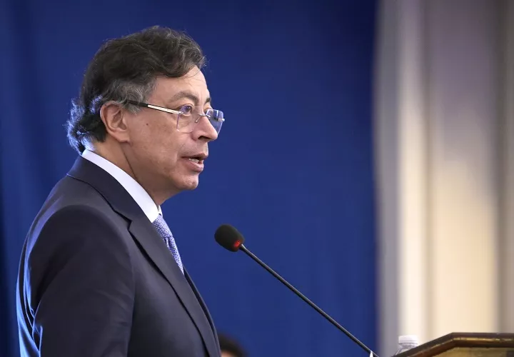 Los comentarios de Gustavo Petro se producen ocho días después del atentado perpetrado en la Vía Panamericana, en el departamento del Cauca, que dejó al menos 20 civiles muertos. Foto. EFE