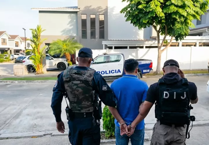 El hombre fue conducido bajo custodia y puesto a disposición de un juez de Garantías.  /  Imagen: PGN