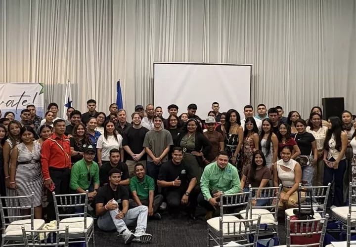 La jornada concluyó con un llamado a continuar impulsando la formación juvenil como herramienta clave para el desarrollo del país