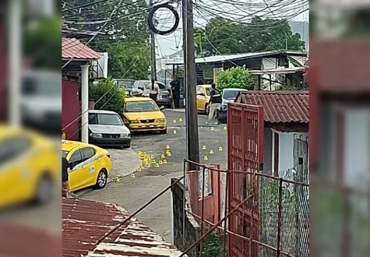 La calle quedó llena de casquillos de bala.  /   Foto: westnoticias507