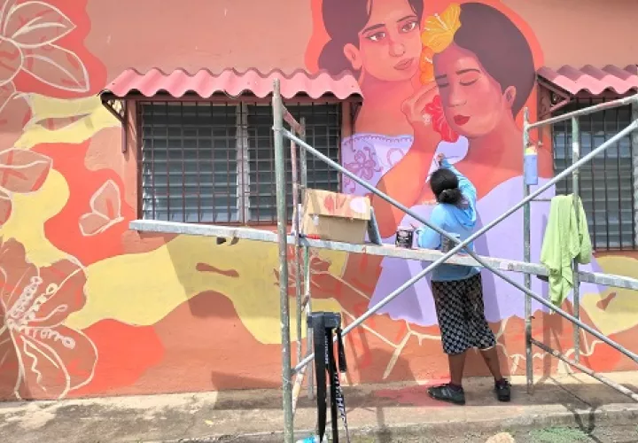Las obras retratan elementos profundamente ligados a la identidad pedasieña y azuerense.