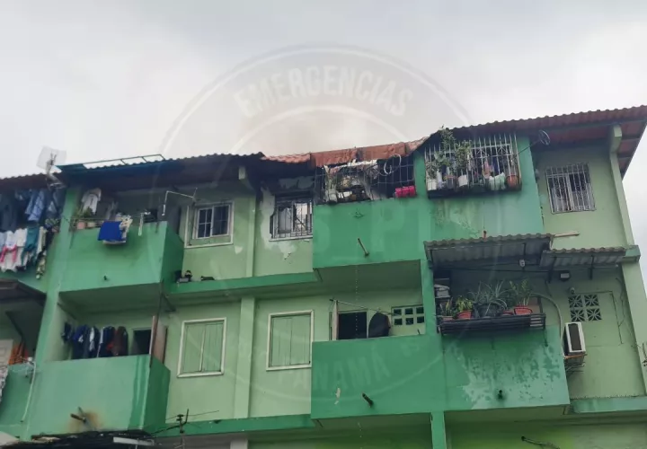 El suceso dejó una persona afectada por la inhalación de humo.  /  Foto: @SOS_PTY