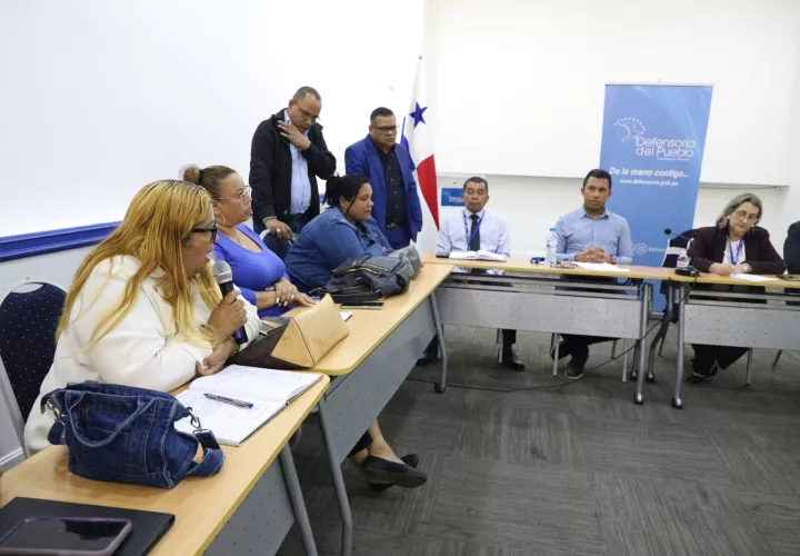 Los presentes pidieron que sus reclamos sean atendidos con urgencia debido a las condiciones que enfrentan los internos.