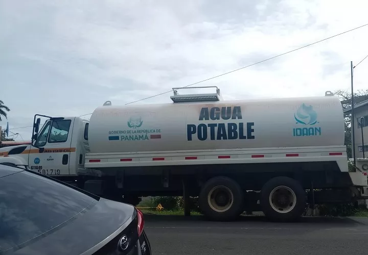 El alcalde de Pedasí, Miguel Batista, indicó que la comunidad necesita soluciones de mayor impacto. Foto. Thays Domíguez