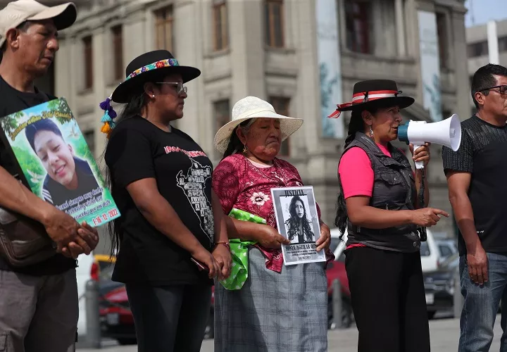 La asociación afirmó que no son "terroristas por pedir justicia", sino familiares peruanos a los que se les ha arrebatado la vida de sus seres queridos. Foto. EFE