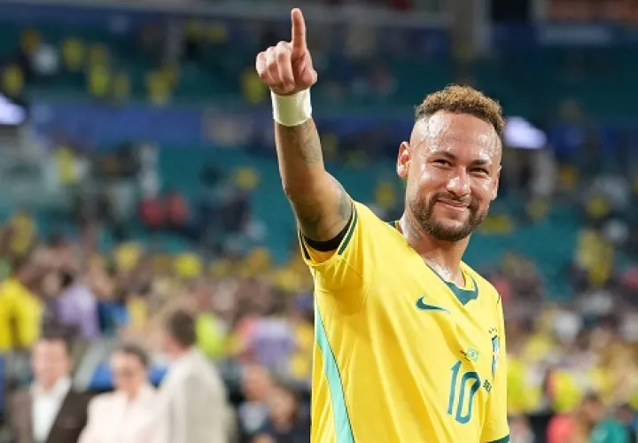 Neymar Jr. al final del partido entre Brasil y Escocia. Foto: EFE