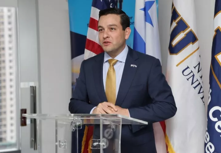 El embajador de Estados Unidos en Panamá, Kevin Marino Cabrera