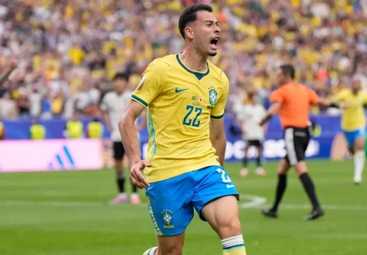 Gabriel Martinelli luego de anotar el gol que le dio el triunfo a Brasil. 