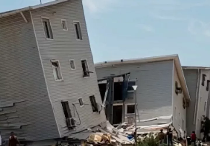 Los vecinos aseguran que en ese urbanismo (conjunto residencial) es difícil contar la cantidad de personas que murieron tras el terremoto. Foto. Redes