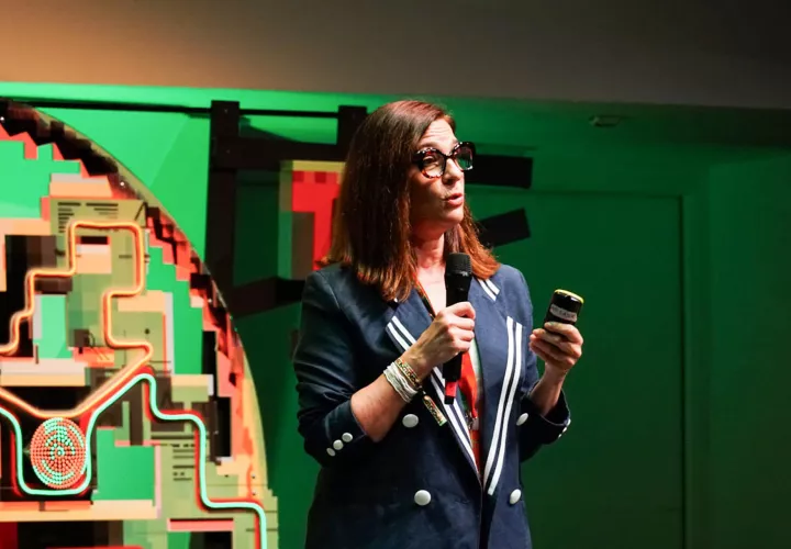 a experta española Ofelia Tejerina, abogada, Máster en Derecho Informático y doctora en Derecho Constitucional por la Universidad Complutense de Madrid (UCM), además de autora del libro Seguridad del Estado y Privacidad.