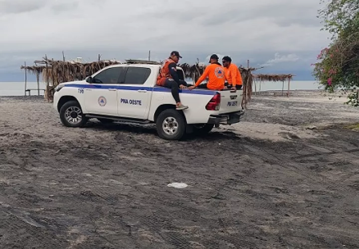 El Sinaproc y pescadores se mantienen realizando las tareas de búsqueda.  /  Foto: Eric Montenegro