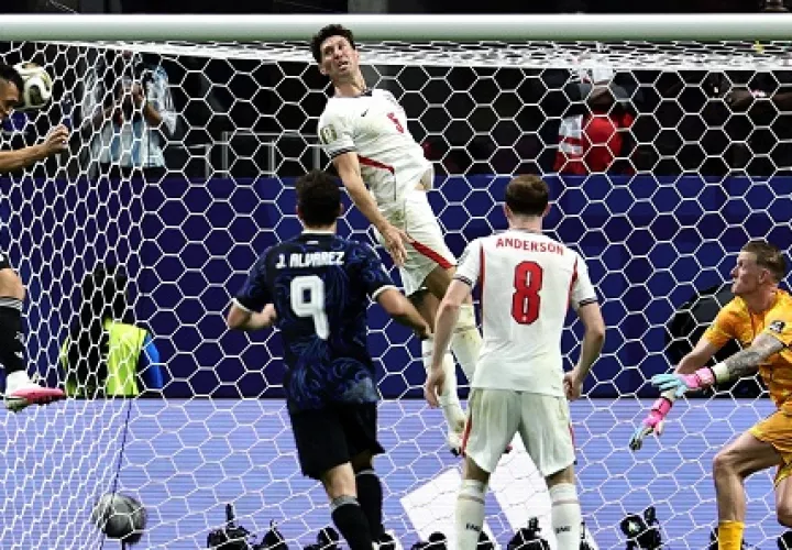 Lautaro Martínez anotó el gol que dio el triunfo a Argentina sobre Inglaterra. Foto: EFE