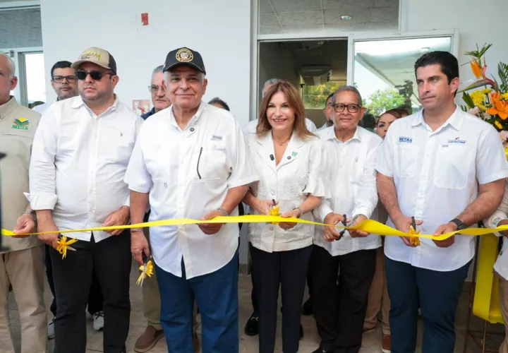 El presidente José Raúl Mulino inauguró dos nuevas Tiendas del Pueblo del Instituto de Mercadeo Agropecuario (IMA) en Río Hato y Aguadulce, como parte de una gira de trabajo por la provincia de Coclé.