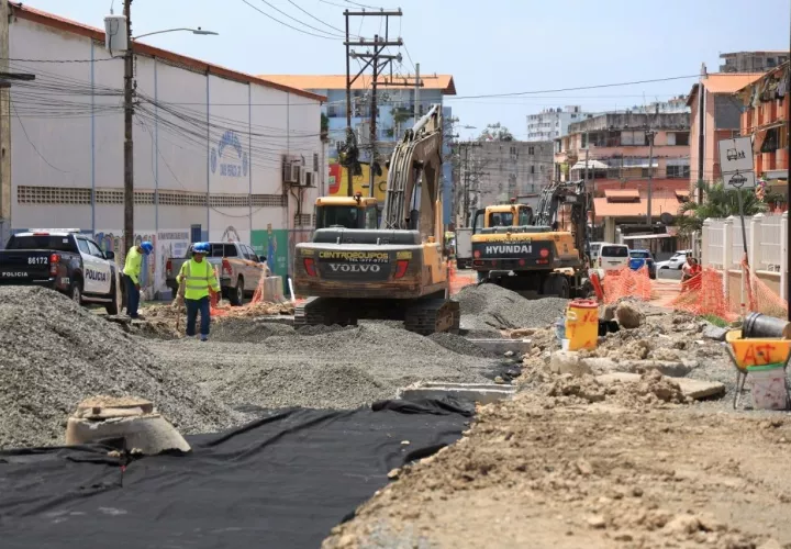 El contralor adelantó que sostendrán reuniones con el contratista y la empresa aseguradora para definir soluciones frente al incumplimiento. Foto: Cortesía