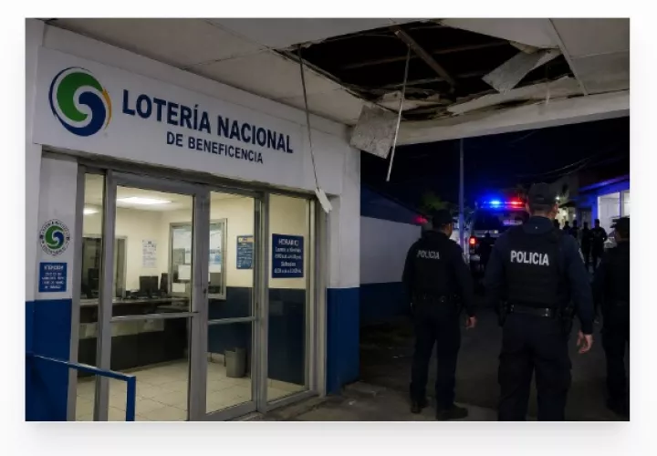 Delincuentes ingresaron durante la madrugada por el techo de la agencia y se llevaron varios artículos de valor.