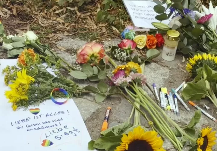 La población ha levantado un altar en el área de la tragedia. Foto. EFE