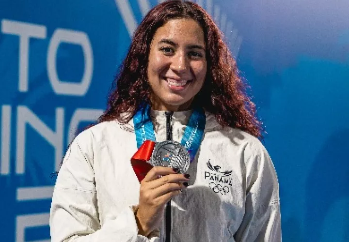 Emily Santos, de la natación, ganó medalla de plata. Foto: COP