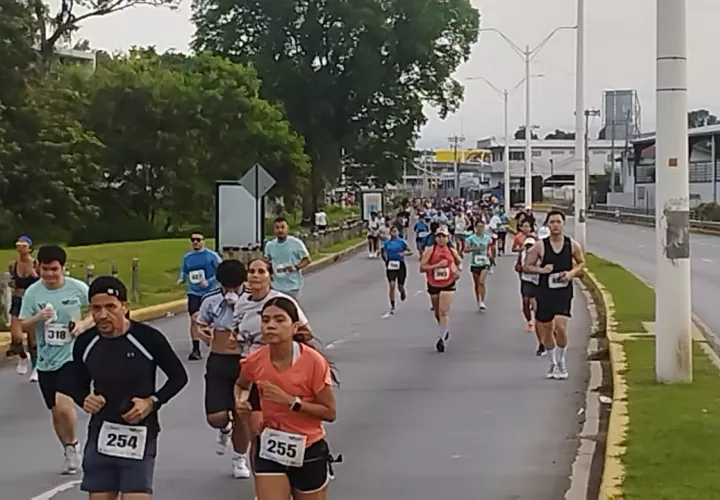 Desde las 6:00 de la mañana, niños, jóvenes, adultos mayores y corredores de élite recorrieron las rutas de 5 y 1 kilómetro,