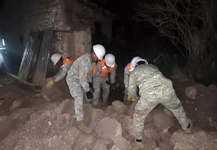 El jueves, la provincia de Chupaca también fue afectada por un sismo de magnitud 5 que dejó trece personas heridas e incrementó los daños en infraestructura en los mismos distritos golpeados el pasado 18 de julio por un temblor de magnitud 5,1 que dejó cinco personas fallecidas y decenas más heridas. Foto. EFE