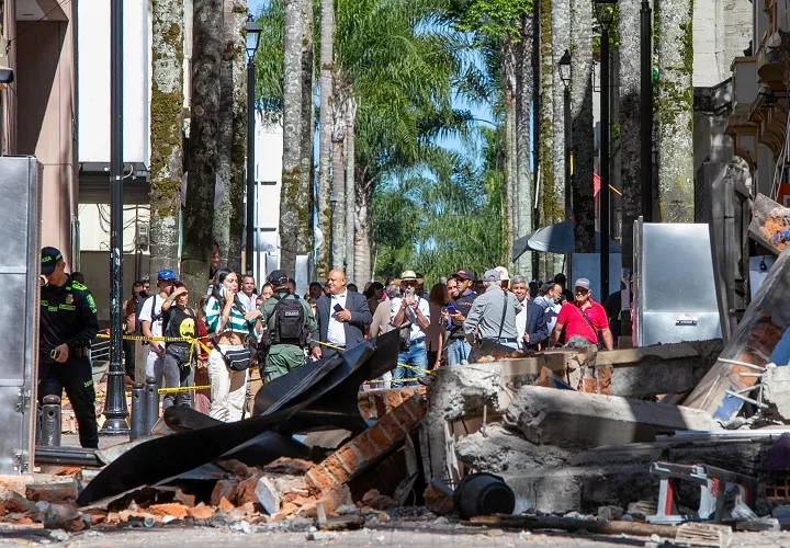 El terremoto de este lunes, ha dejado una gran destrucción en al menos cinco departamentos: Valle del Cauca, Chocó, Quindío, Risaralda y Caldas. Foto. EFE