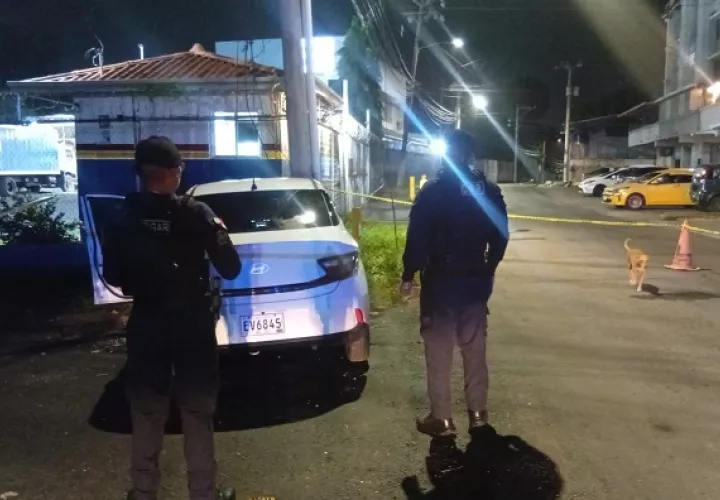 Los sospechosos enfrentarán cargos por robo a mano armada.  /  Foto: PN