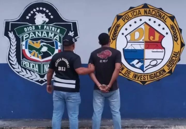 Los tres sospechosos fueron aprehendidos en el Aeropuerto INternacional de Tocumen.   /  Foto: PN