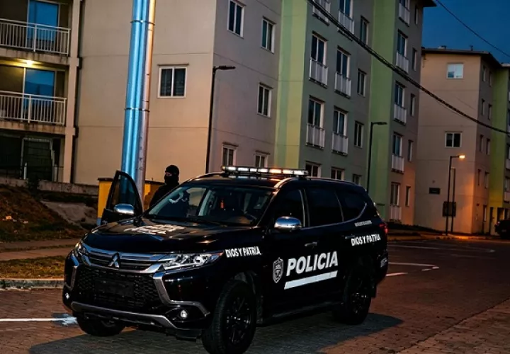 Las autoridades buscan al pistolero.  /  Foto mejora IA: Diómedes Sánchez