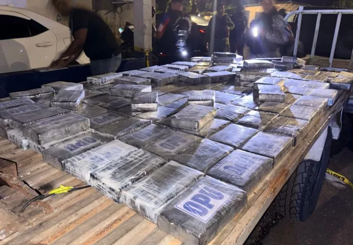 Se lograron ubicar 150 paquetes de posible sustancia ilícita. Foto: Cortesía