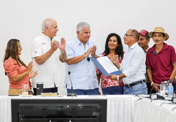 El presidente José Raúl Mulino y su equipo de trabajo se trasladó a Panama Este para llevar respuestas a sus residentes. 