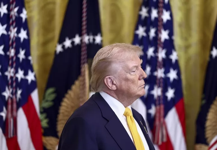 El martes, y en contra de sus insistentes mensajes sobre el predominio estadounidense en Ormuz, Trump escribió en redes que Washington tiene "un control casi total" del estrecho. Foto. EFE