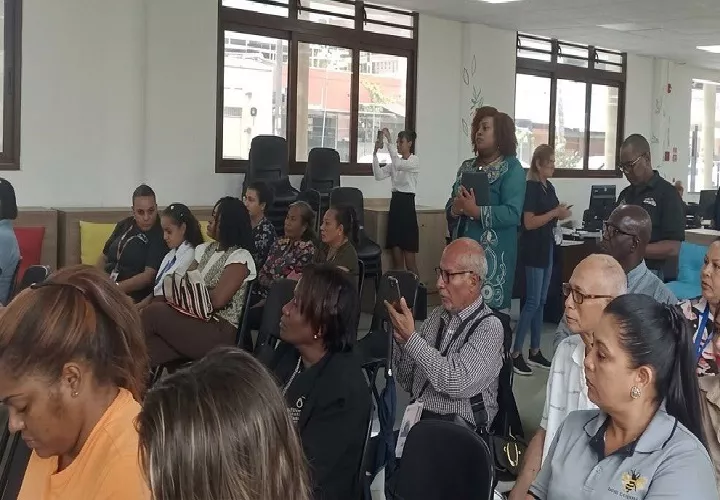 El programa incluye un Panel de Emprendimiento Creativo, un Torneo de Debate Estudiantil bajo el lema “Porque leer es importante”, un encuentro de bandas con reto de redoblantes, así como la presentación de libros, autores y cuentacuentos.
