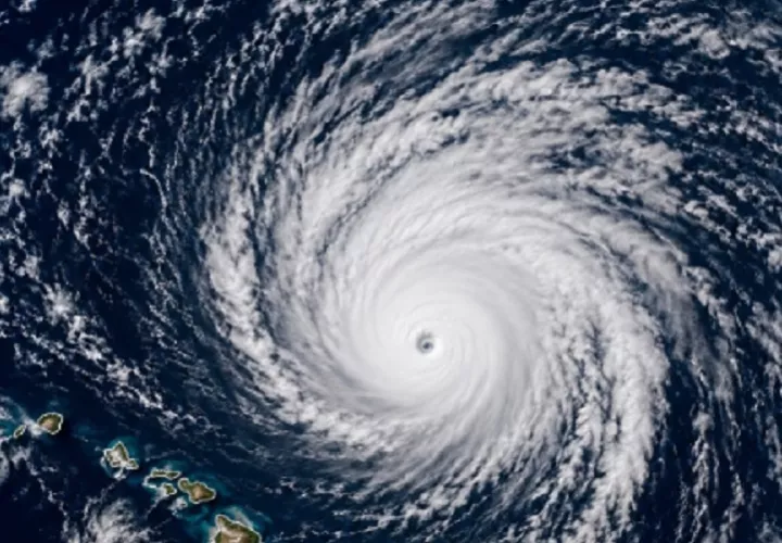 El huracán, de categoría 1, se encontraba en la mañana de este martes a 230 kilómetros al noroeste de Lihue, el principal puerto de entrada de Kauai, con vientos máximos sostenidos de 150 kilómetros por hora.