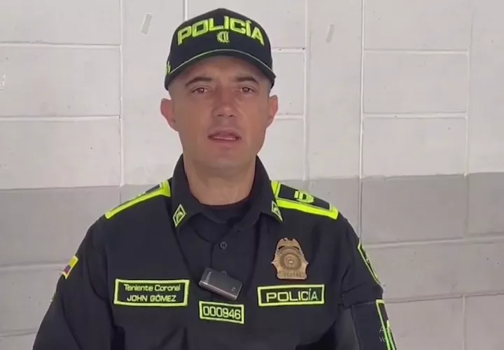 El comandante de la estación de policía de Villa Hermosa, John Gómez, informó que el joven tenía un "arma de compresión". Foto. EFE