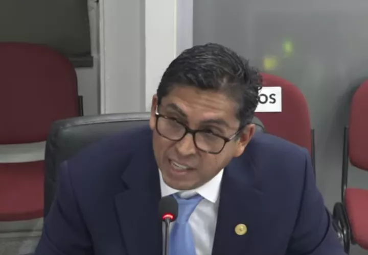 El nuevo rector de la Unachi, Asbell Navarro presentó ayer el presupuesto de la universida 