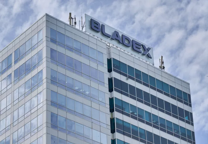 Bladex cuenta con oficinas en Argentina, Brasil, Colombia y México, una agencia en Nueva York y una licencia de representación en Perú. Su clientela incluye instituciones financieras y corporaciones.