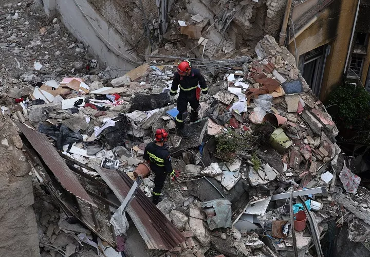  Varios residentes señalaron a la prensa local que escucharon un estruendo ensordecedor y un fuerte temblor, mientras que muchos creyeron inicialmente que se trataba de un terremoto, un rayo o la detonación de un artefacto explosivo. Foto. EFE