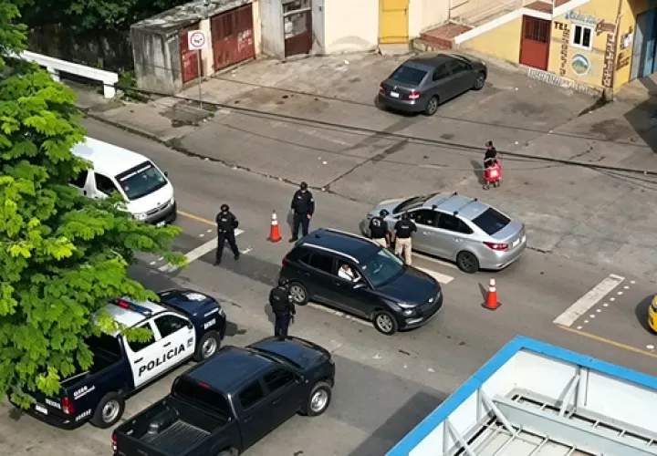 La policía está realizando operativos en la zona.  /  Foto: Eric Montenegro