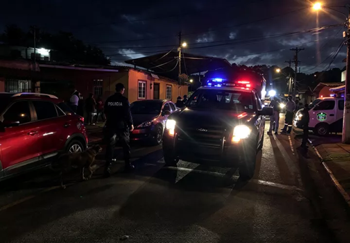 Cuatro sujetos llegaron armados al local exigiendo el dinero.  /  Imagen: Diómdes Sánchez