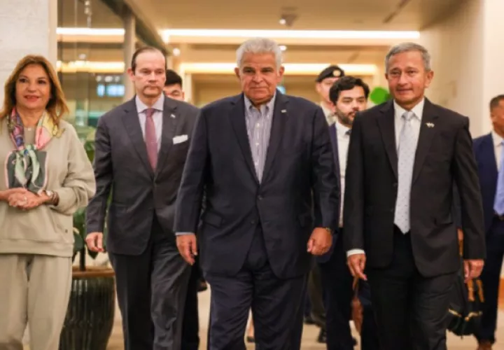 Llegada del presidente José Raúl Mulino a Singapur. Foto: Cortesía